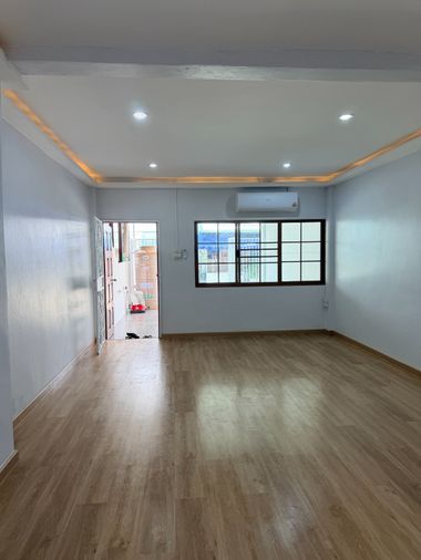 ขายทาวน์โฮม 2 ห้องนอน 16 ตร.ว. บ้านปรีชา 8