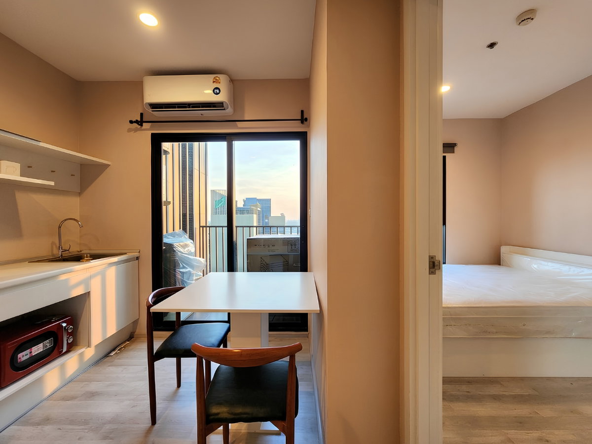รูป **ห้องว่างครับ ทิศเหนือ รีโนเวทใหม่ มีเครื่องซักผ้า**ให้เช่า: พลัมคอนโด เซ็นทรัล สเตชั่น** มาดูนะเดี๋ยวไปก่อน!! ชั้นสูงวิวสวย SN490.88 - รูปที่ 8/90