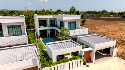 Houses for sale Bang Lamung Chonburi : Pool Villa 4 Bedroom for Sale in Huai Yai Pattaya