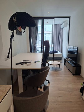 Fynn Asoke for rent, 2 bedrooms, beautifully decorated, lots of space, beautiful view, can see the pool everywhere.
