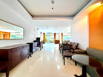 Condos for rent : Large 2 Bedroom Apartment For Rent in Sathorn Area - BR21386AP