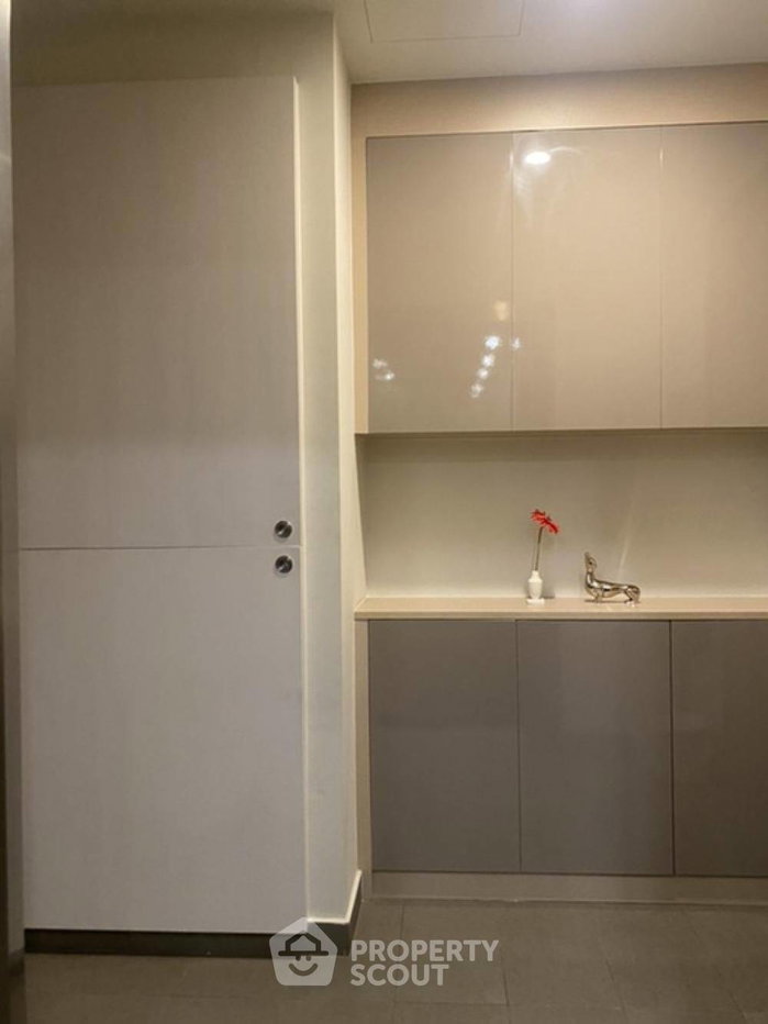 picture Well-Priced 1-BR Condo at Noble Ploenchit, 30th-Floor, 100m to BTS Phloen Chit (ID 3107160) - 13/16