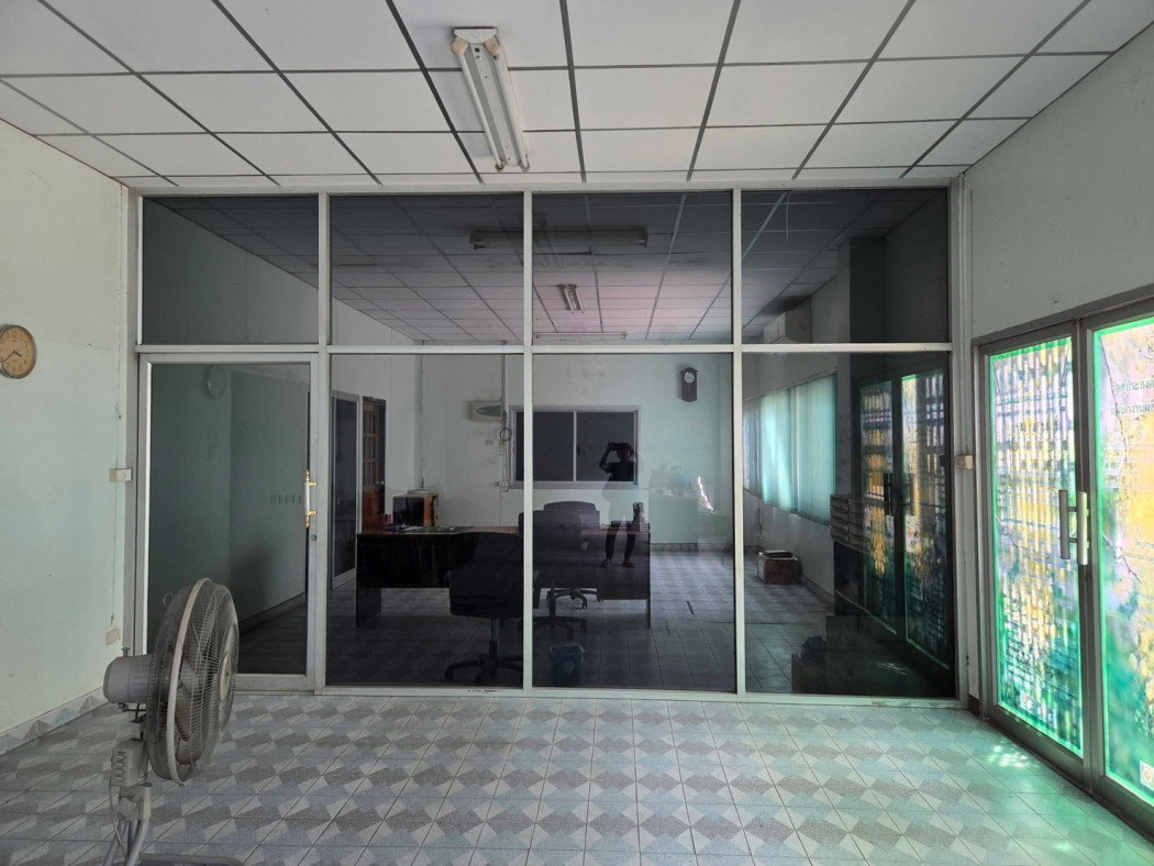 รูป ให้ เช่า โรงงานพร้อมสำนักงาน 1,230 ตรม. ผังม่วงลาย แฟคทอรี่แลนด์ 1 พุทธมณฑลสาย 5 สภาพ 100% เทพื้นใหม่ รถ พ่วงเข้าได้ - รูปที่ 3/8