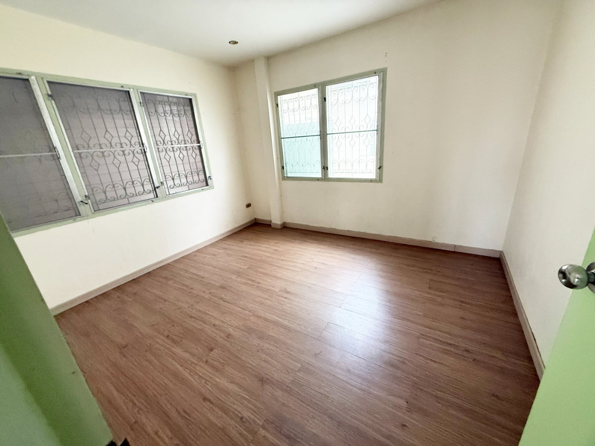 รูป ขายบ้านเดี่ยว หมู่บ้านแฟมิลี่ปาร์ค ชลบุรี (Family Park)พร้อมเข้าอยู่ - รูปที่ 6/8