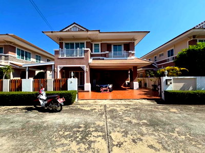 Houses for rent Chonburi : for rent with ample living space. Excellent location with convenient access to Bang Saen Beach.