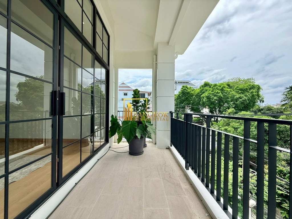 รูป Modern 5 Bedroom Luxury House For Sale in Ekkamai Area - BR28364SH - รูปที่ 40/49