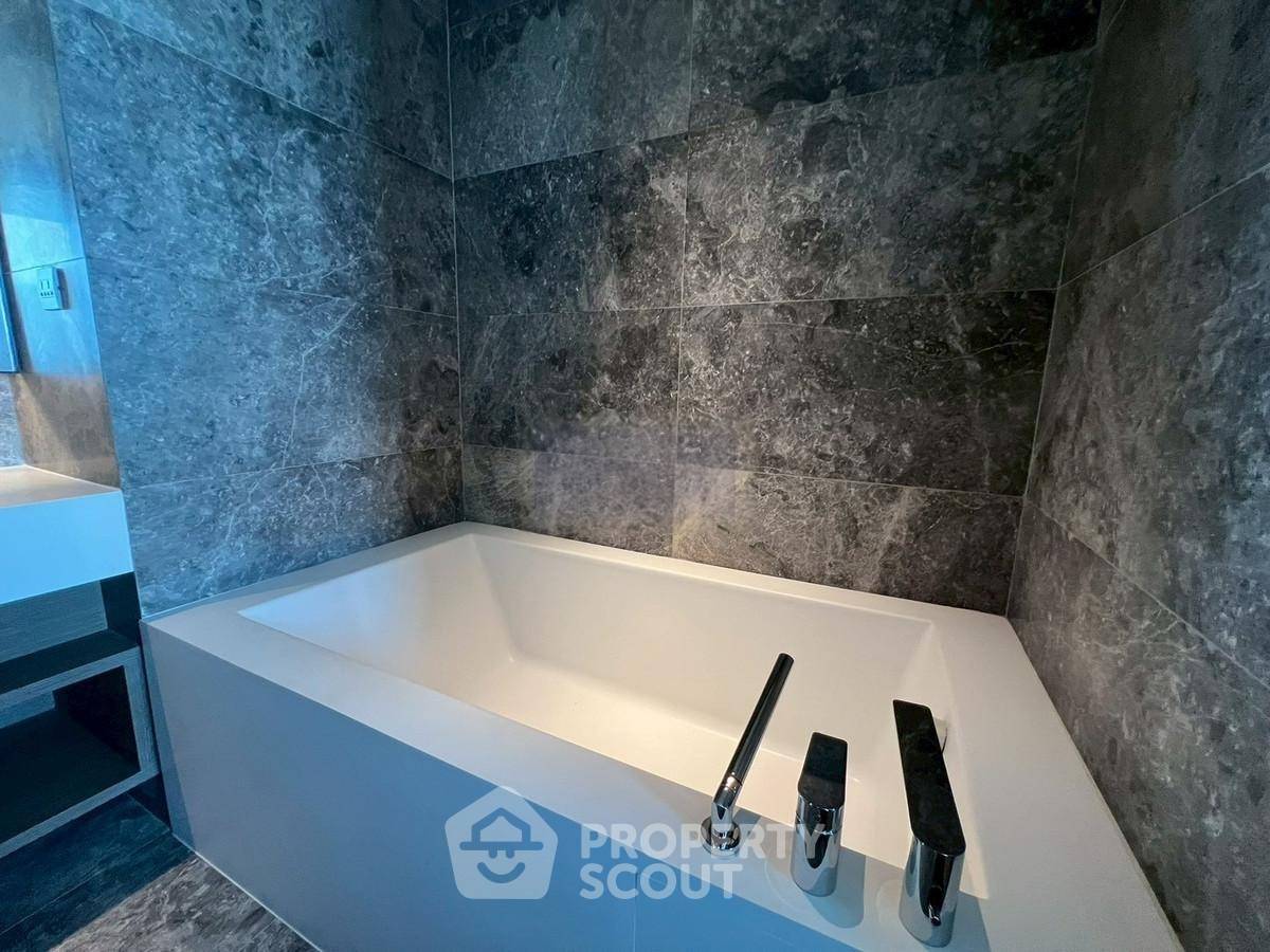 รูป คอนโด 1 ห้องนอน ชั้น 37 พื้นที่ 78 ตร.ม. ที่ Banyan Tree Residences Riverside ใกล้ MRT หัวลำโพง (ID 2713304) - รูปที่ 4/5