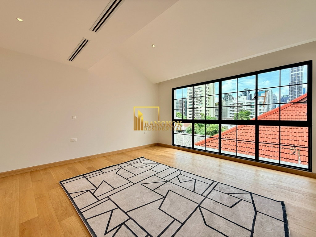 รูป Modern 5 Bedroom Luxury House For Sale in Ekkamai Area - BR28364SH - รูปที่ 36/49