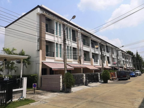 For Sale Townhouse/Townhome , BAAN KLANG MUANG SATHORN - TAKSIN 2 , corner unit , Bang Kho , Chom Thong , Bangkok , CX-165524 ✅ Live chat with us ADD LINE @connexproperty ✅