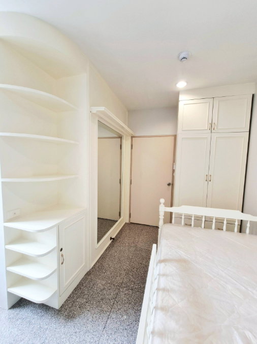 picture 🌆 Cozy 2BR with open city view 🤍 Warm minimalist vibe ✨ Near BTS Phaya Thai, perfect for relaxing & WFH 💻 - 6/9