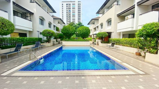 รูปภาพ ให้เช่าทาวน์โฮม 4 ชั้นครึ่ง เอกมัยซอย 10 ใกล้โรงเรียนสาธิต มศว.  โครงการบ้านเจริญมิตร บนถนนสุขุมวิท เอกมัย ซอย 10 
