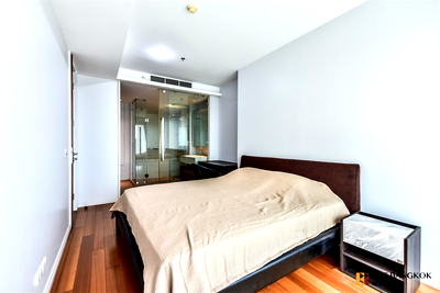 Condos for rent : The River Room available, great price near BTS Saphan Taksin
