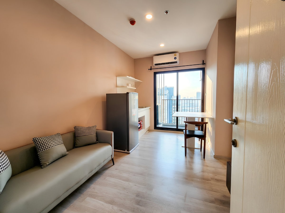 รูป **ห้องว่างครับ ทิศเหนือ รีโนเวทใหม่ มีเครื่องซักผ้า**ให้เช่า: พลัมคอนโด เซ็นทรัล สเตชั่น** มาดูนะเดี๋ยวไปก่อน!! ชั้นสูงวิวสวย SN490.88 - รูปที่ 18/90