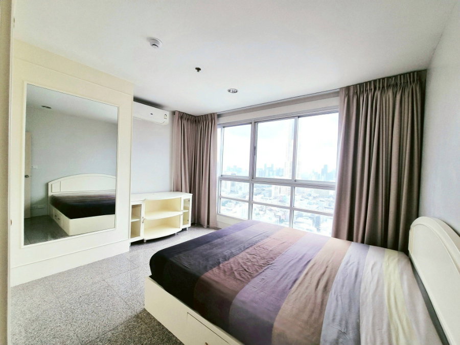 picture 🌆 Cozy 2BR with open city view 🤍 Warm minimalist vibe ✨ Near BTS Phaya Thai, perfect for relaxing & WFH 💻 - 3/9