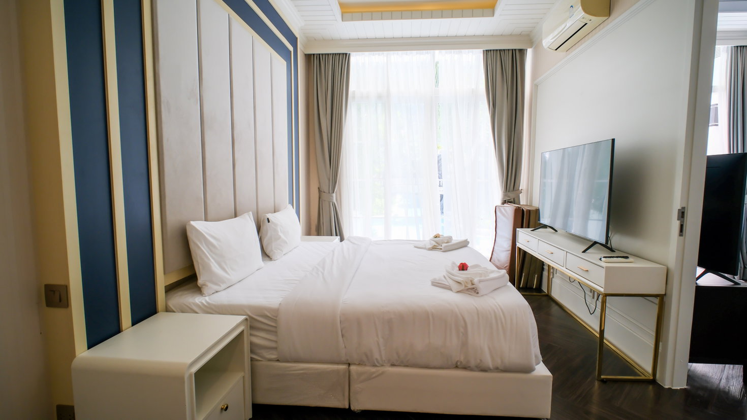 picture Grand Florida Beachfront Resort Pattaya Pool Access for Rent - 6/16