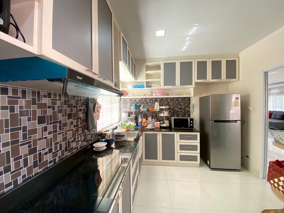 รูป ให้เช่าบ้านเดี่ยว 2 ชั้น หลังใหญ่ พื้นที่ใช้สอยเยอะ สวย ทำเลดี เดินทางสะดวก ใกล้หาดบางแสน - รูปที่ 21/27
