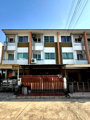 ทาวน์โฮม สภาการพยาบาลแห่งประเทศไทย : ขายทาวน์โฮม 3 ชั้นหลังใหญ่ !! เดอะ ทรัสต์ ซิตี้ งามวงศ์วาน 25 ต่อเติมครัวแล้ว 4 นอน ใกล้ทางด่วนและเดอะมอลล์