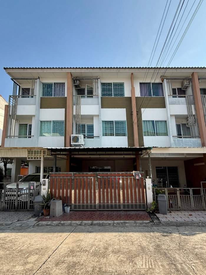 รูป ขายทาวน์โฮม 3 ชั้นหลังใหญ่ !! เดอะ ทรัสต์ ซิตี้ งามวงศ์วาน 25 ต่อเติมครัวแล้ว 4 นอน ใกล้ทางด่วนและเดอะมอลล์ - รูปที่ 1/12