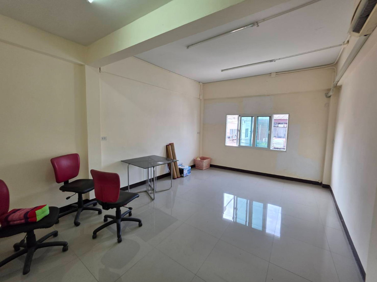 picture For Rent Commercial Building Only 700m. from BTS Bearing - 6/11