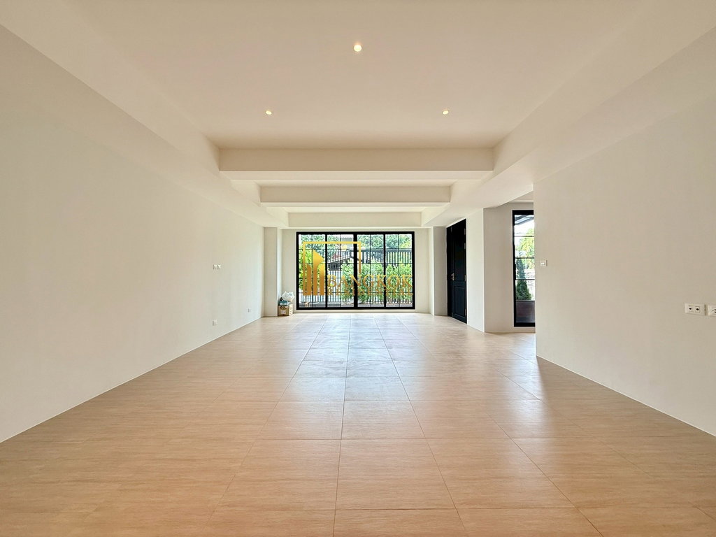 รูป Modern 5 Bedroom Luxury House For Sale in Ekkamai Area - BR28364SH - รูปที่ 4/49