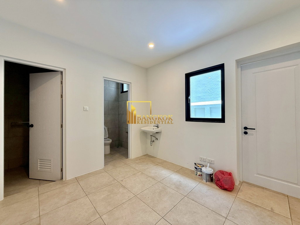 รูป Modern 5 Bedroom Luxury House For Sale in Ekkamai Area - BR28364SH - รูปที่ 48/49