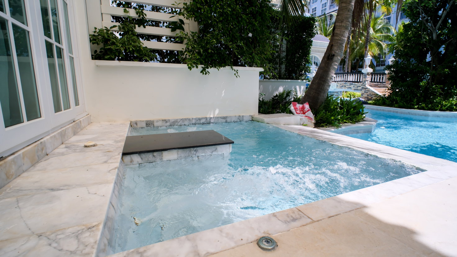 picture Grand Florida Beachfront Resort Pattaya Pool Access for Rent - 15/16