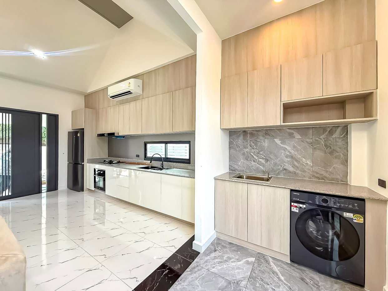 picture Luxury Pool Villa for Sale Thung Klom Tan Man East Pattaya 3Bed - 3/13