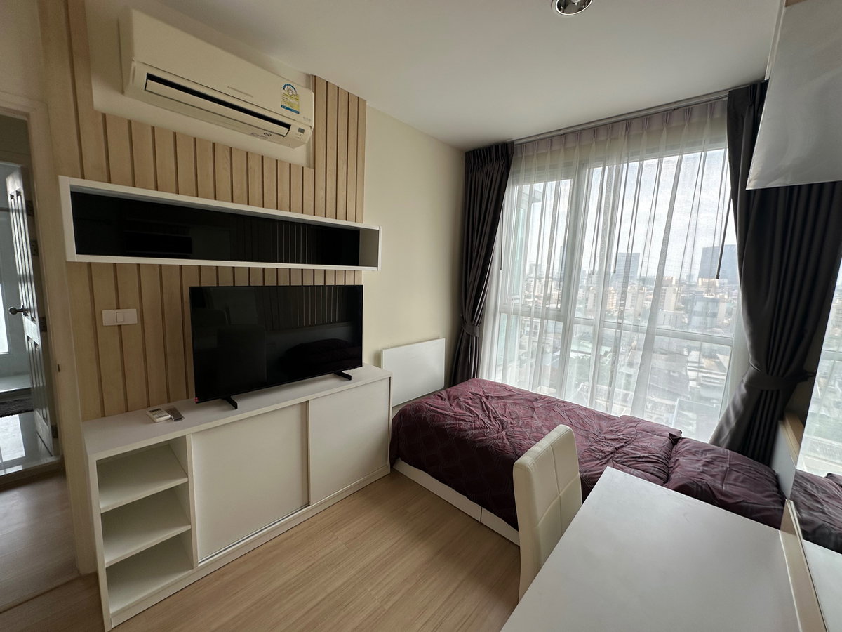 picture Newly renovated corner room with 2 bedroom walkable to mrt station - 10/16