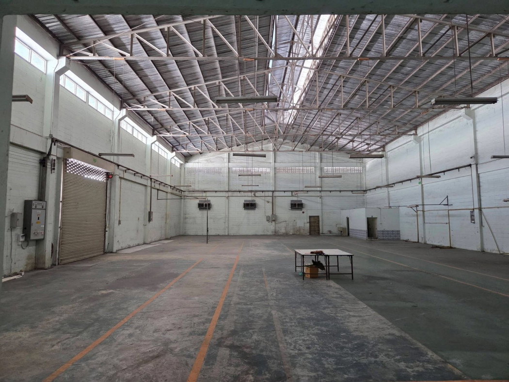 รูป ให้ เช่า โรงงานพร้อมสำนักงาน 1,230 ตรม. ผังม่วงลาย แฟคทอรี่แลนด์ 1 พุทธมณฑลสาย 5 สภาพ 100% เทพื้นใหม่ รถ พ่วงเข้าได้ - รูปที่ 1/8