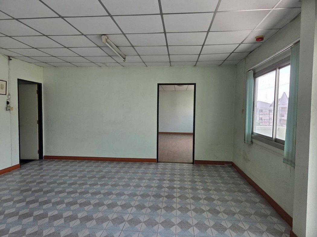 รูป ให้ เช่า โรงงานพร้อมสำนักงาน 1,230 ตรม. ผังม่วงลาย แฟคทอรี่แลนด์ 1 พุทธมณฑลสาย 5 สภาพ 100% เทพื้นใหม่ รถ พ่วงเข้าได้ - รูปที่ 6/8