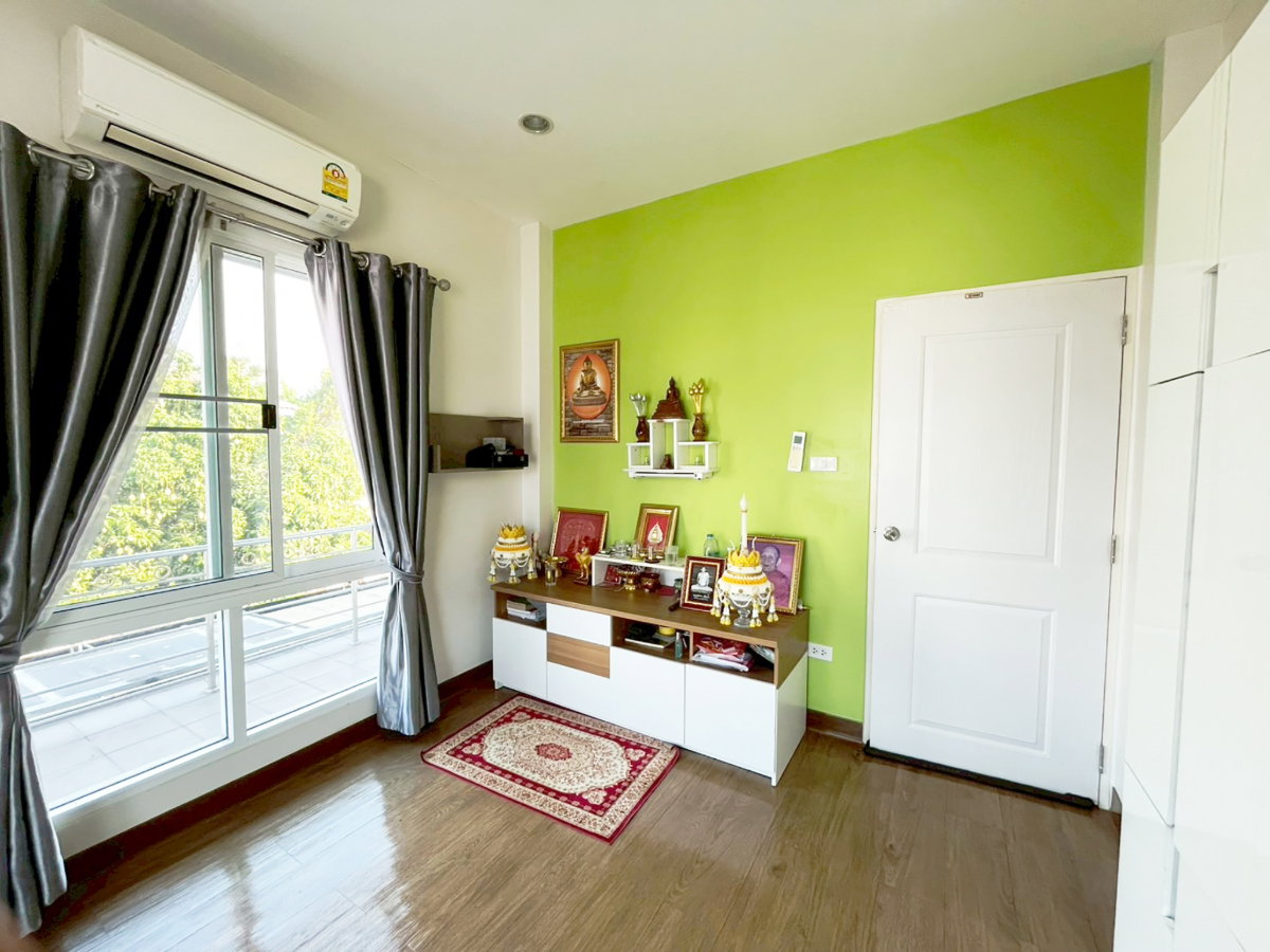รูป ขายบ้านเดี่ยว 2 ชั้น บ้านบึง ชลบุรี หมู่บ้านบูรพาเมาท์เท่น หลังมุม มีสระว่ายน้ำส่วนตัว - รูปที่ 9/20