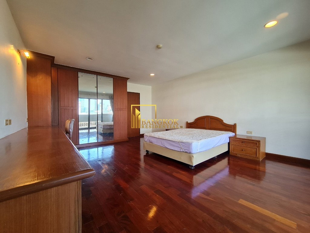 รูป Expansive 4 Bed Duplex Apartment With Private Terrace - BR0087AP - รูปที่ 20/40