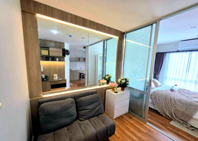 ขายคอนโด : ขาย ห้อง Build in พร้อมหิ้วกระเป๋าเข้าอยู่ V condo ลาดกระบัง เฟส B  ทำเลหน้านิคมฯลาดกระบัง อยู่ใกล้ ม.เทคโนฯเจ้าคุณทหารลาดกระบัง