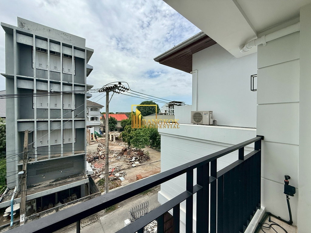 รูป Modern 5 Bedroom Luxury House For Sale in Ekkamai Area - BR28364SH - รูปที่ 31/49