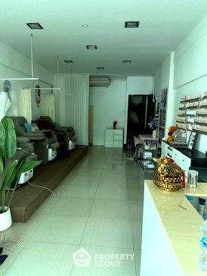 คอนโดให้เช่า : คอนโด 1-ห้องนอน ที่ ที.ซี. กรีน พระรามเก้า ใกล้ MRT พระราม 9 (ID 3107533)