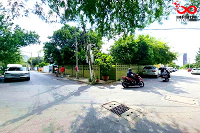 บ้านเดี่ยว ม.เอแบค : ขายบ้านเดี่ยว 112 ตร.ว.หลังมุม หมู่บ้านสวนสน ซอยรามคำแหง 60 - กรุงเทพกรีฑา ทำเลศักยภาพ ใกล้รถไฟฟ้าสายสีเหลือง 
