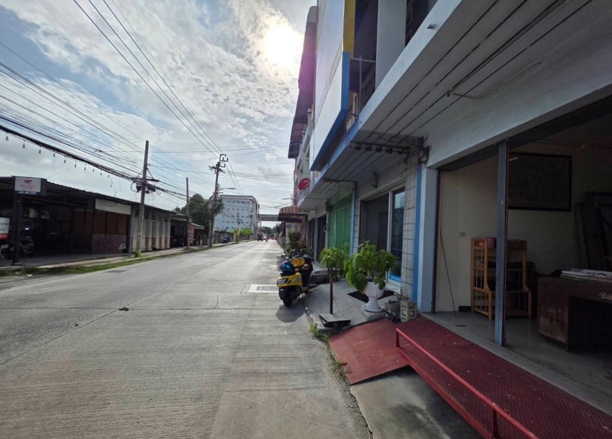 picture For Rent Commercial Building Only 700m. from BTS Bearing - 2/11