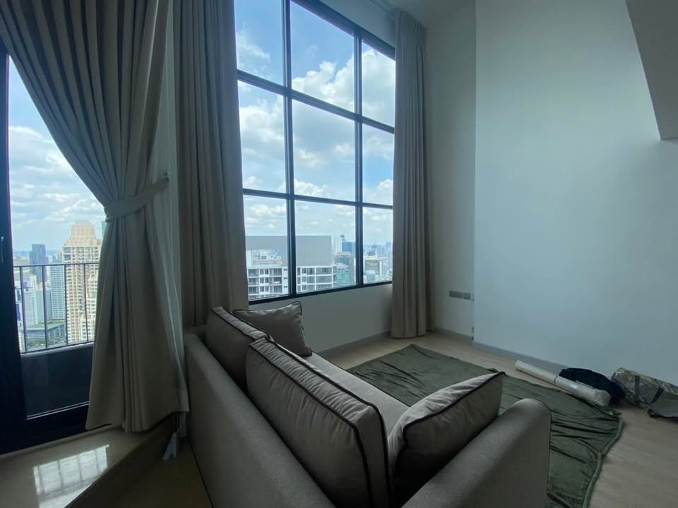 picture RS7095 For Rent: KnightsBridge Prime Sathorn Duplex, Top Floor, Panoramic Sathorn View, Near BTS Chong Nonsi - 1/9