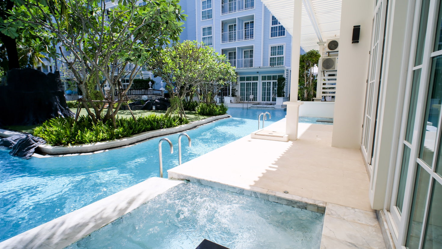 picture Grand Florida Beachfront Resort Pattaya Pool Access for Rent - 16/16