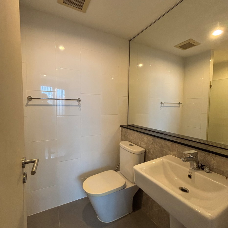picture For rent * The Gallery Bearing NearBTS 1bedroom with balcony and garden view - 9/20