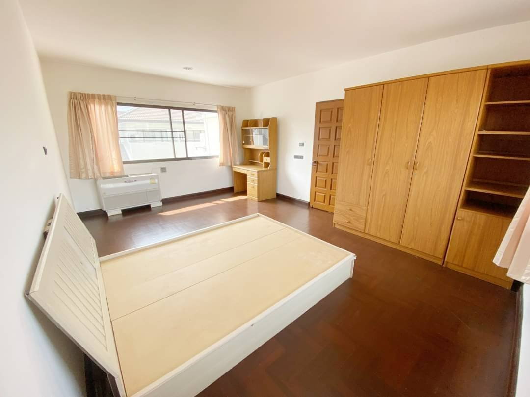 รูป ให้เช่าทาวน์โฮม 4 ชั้นครึ่ง เอกมัยซอย 10 ใกล้โรงเรียนสาธิต มศว. โครงการบ้านเจริญมิตร บนถนนสุขุมวิท เอกมัย ซอย 10 - รูปที่ 9/13