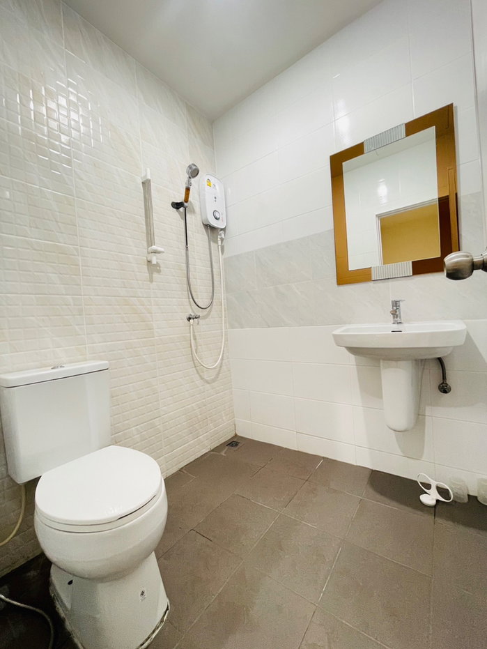 รูป 🏡 ให้เช่าทาวน์โฮม 2 ชั้น ในโครงการหรู พร้อมเฟอร์นิเจอร์ครบชุด ทำเลดีมาก เดินทางสะดวก ใกล้ตลาดทวีโชค ห้างสรรพสินค้า โรงพยาบาล โรงเรียน และอีกมากมาย - รูปที่ 12/14