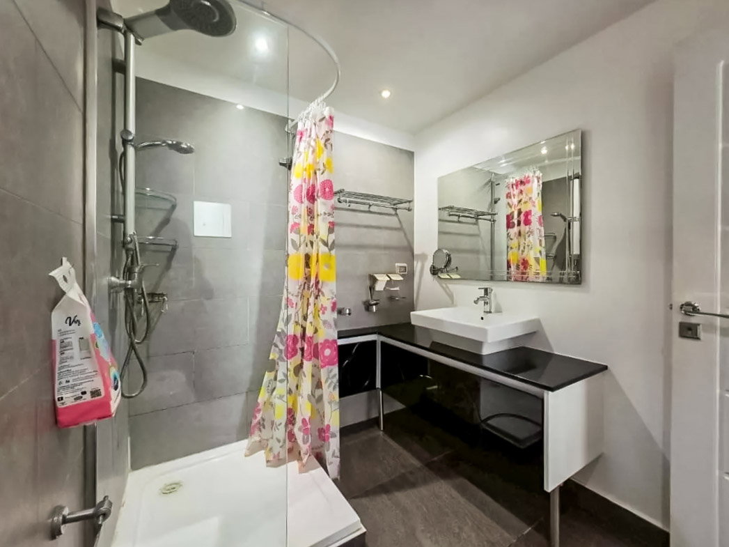 รูป Tudor Court Pratumnak 2 Bedroom Condo for Sale - รูปที่ 17/21