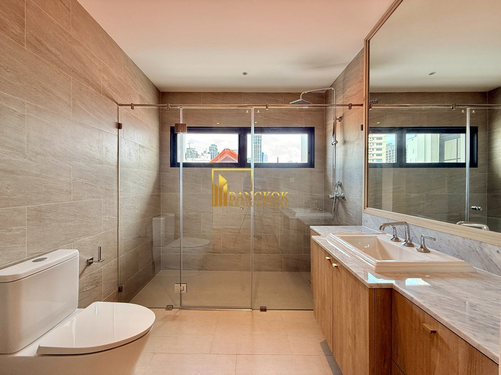รูป Modern 5 Bedroom Luxury House For Sale in Ekkamai Area - BR28364SH - รูปที่ 38/49
