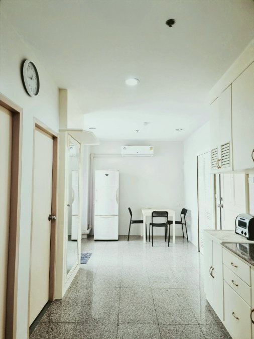 picture 🌆 Cozy 2BR with open city view 🤍 Warm minimalist vibe ✨ Near BTS Phaya Thai, perfect for relaxing & WFH 💻 - 7/9