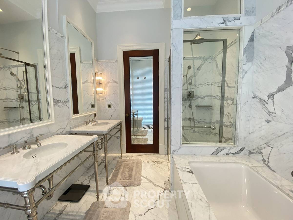 picture 2-BR Condo 98 Wireless, 131 Sqm, 200m to BTS Phloen Chit (ID 3072315) - 18/37