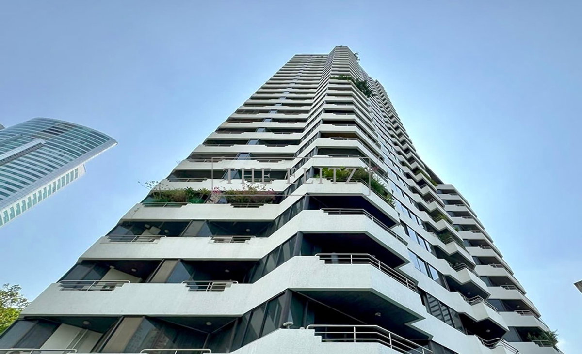 picture ✨ Colossal Sky Residence: Unrivaled Space and Comfort with Breathtaking Skyline Views ✨ - 9/11