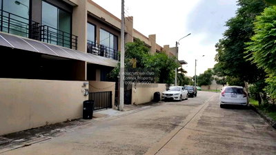 Townhouses for sale Saphan Sung : For Sale Townhouse/Townhome  , URBANO Ramkhamhaeng , Saphan Sung , Saphan Sung , Bangkok , CX-165482 ✅ Live chat with us ADD LINE @connexproperty ✅