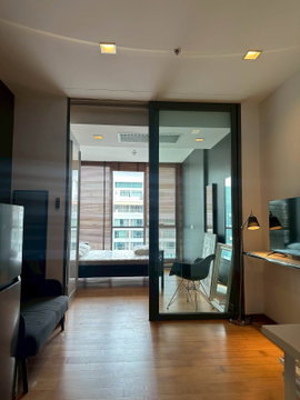 Hyde Sukhumvit 13 for rent, good price room, fully furnished, 1 bedroom, 1 bathroom, ready to move in.