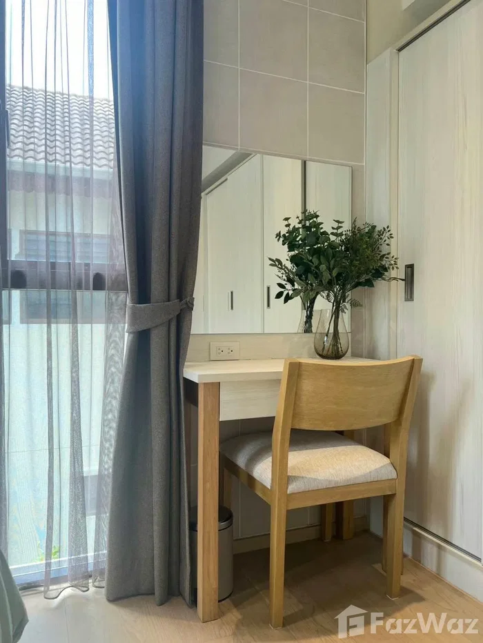 picture 1 Bedroom Corner Unit 6597730 - 6/14